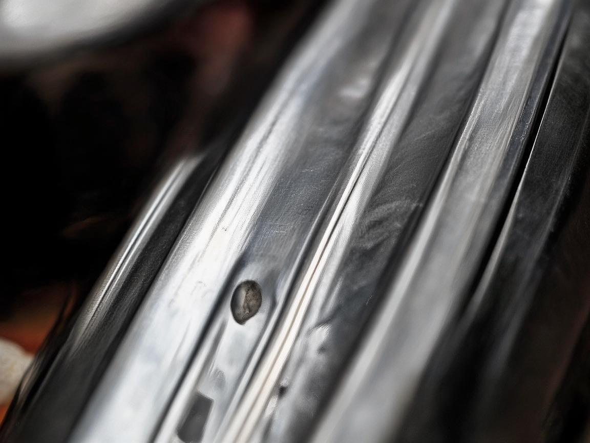 金属甜甜圈，凝固的甜蜜与坚韧的碰撞