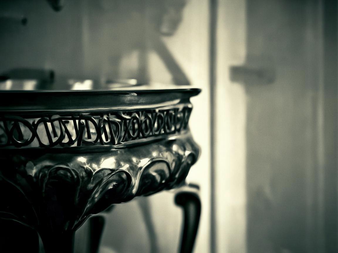 金属之韵，卫生间洗漱架的日常生活诗篇