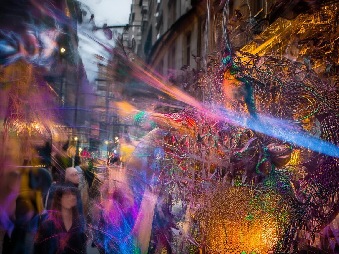 街头魔术，金属艺术与魔幻生活的交响曲