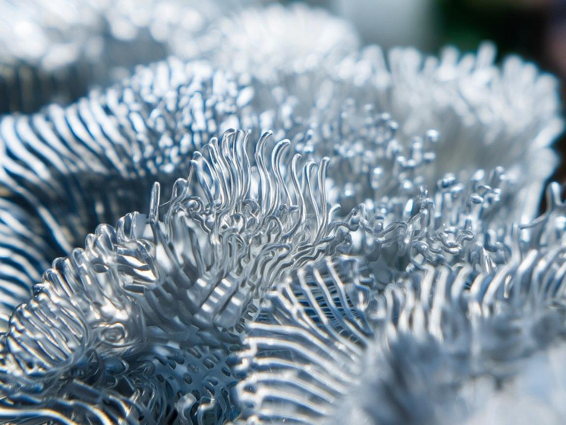 海绵之韵——金属艺术与生活的细腻交织