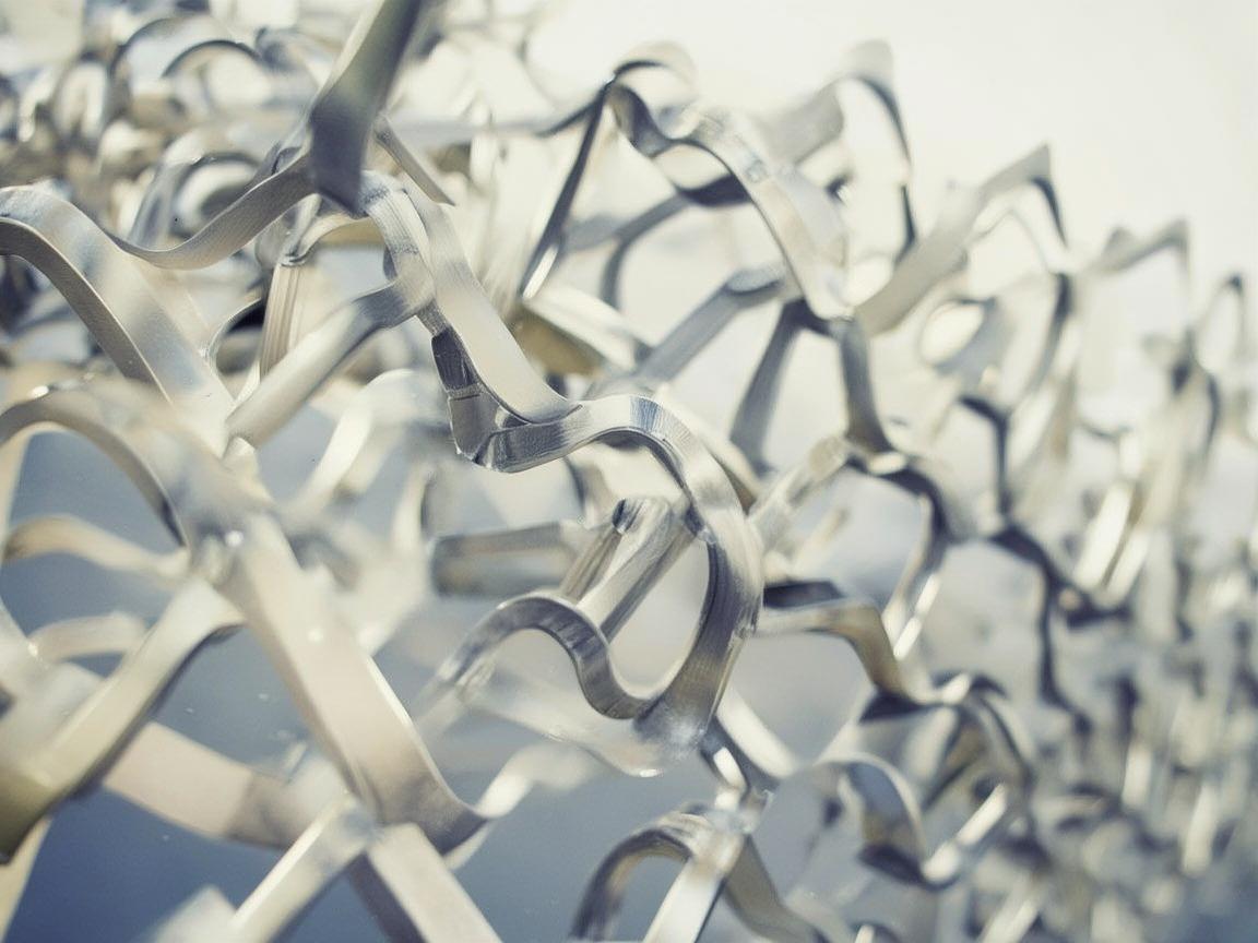 坚韧之美,穿越不孕症阴霾的金属艺术回响 坚韧之美,穿越不孕症阴霾的金属艺术回响