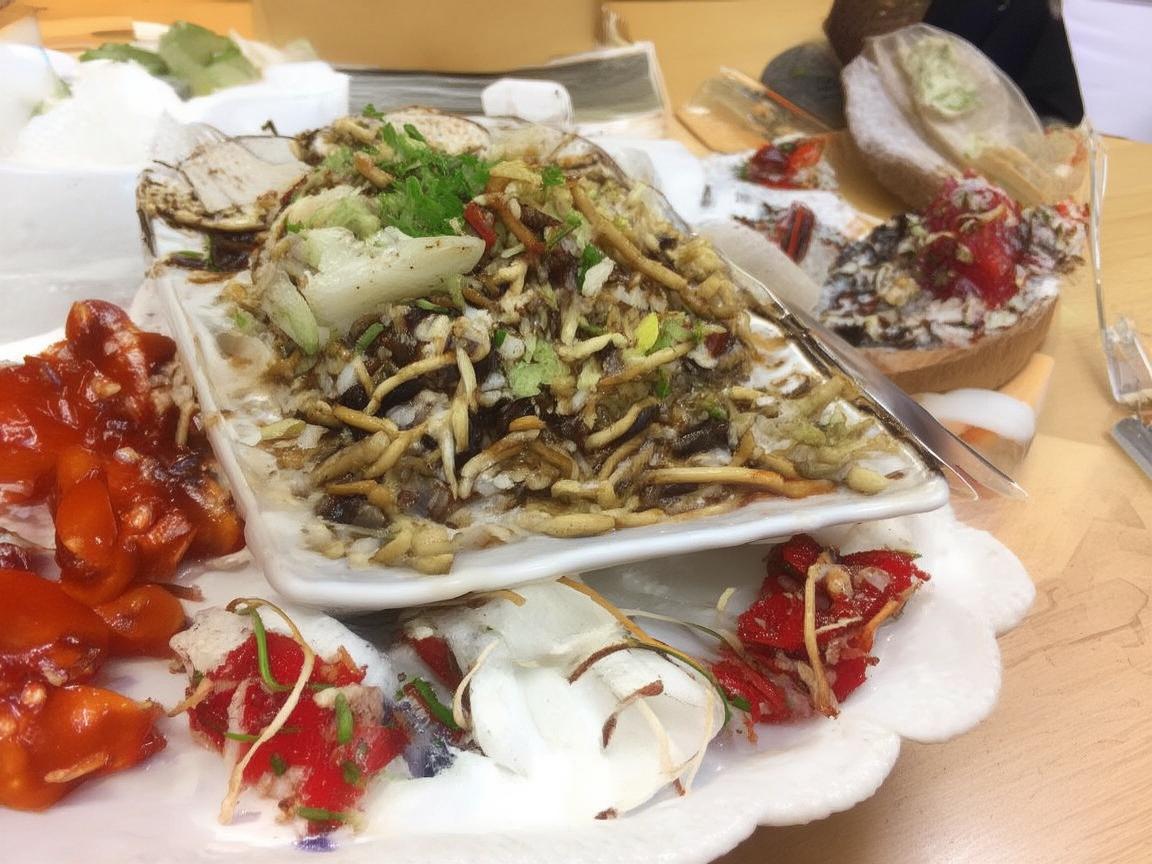 金属艺术家的生活剪影，可移动收纳柜的灵动日常