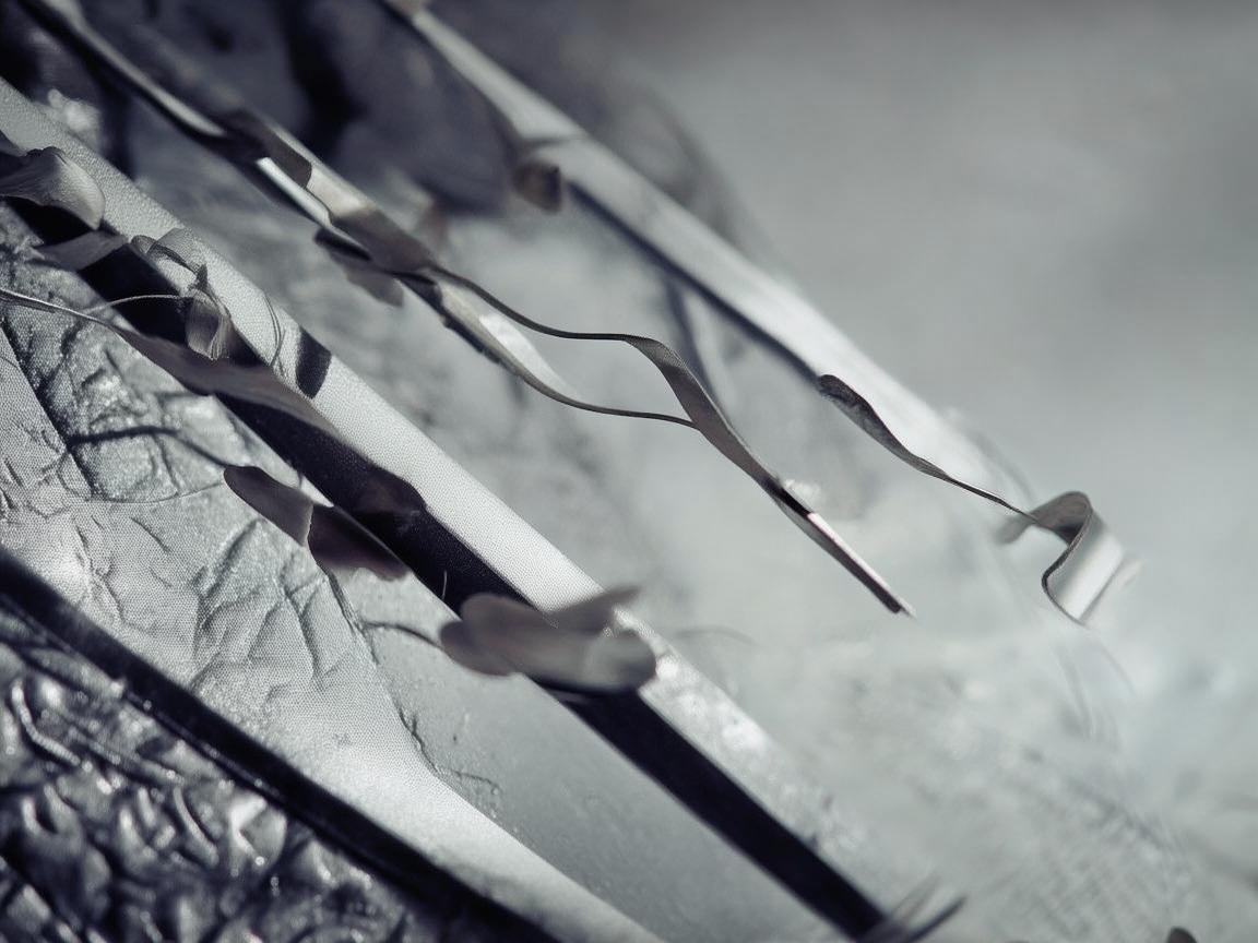 金属之韵，发饰的坚韧与柔情